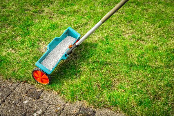 Commercial Lawn Treatment - Commercial Lawn Treatment Fairfax County, Virginia