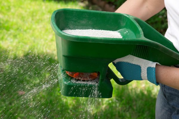 Commercial Lawn Fertilizing
