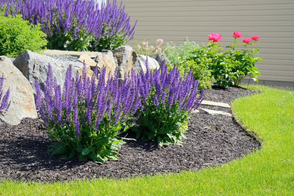 Flower Bed Mulch Application