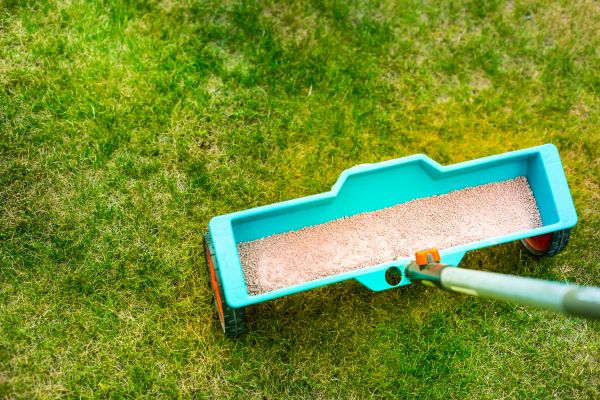Commercial Lawn Fertilizing